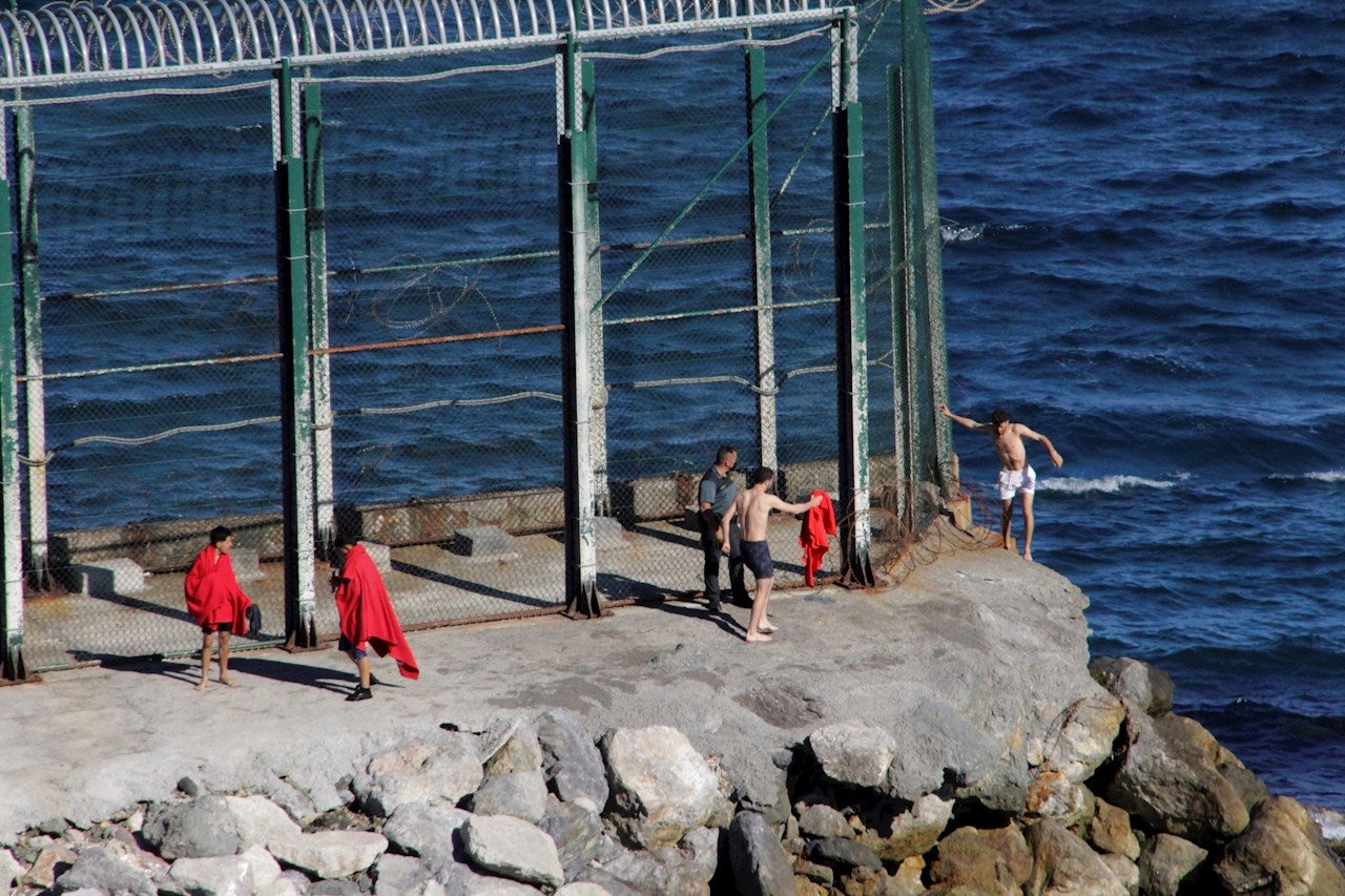 Isabel Brasero, de Cruz Roja: "Nunca habían llegado tantas personas a Ceuta a nado en tan poco tiempo" Isabel Brasero, de Cruz Roja: "Nunca habían llegado tantas personas a Ceuta a nado en tan poco tiempo"