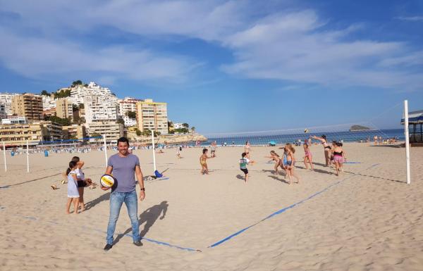 El Club de Voley Finestrat programa entrenamientos gratuitos y cursos de verano El Club de Voley Finestrat programa entrenamientos gratuitos y cursos de verano