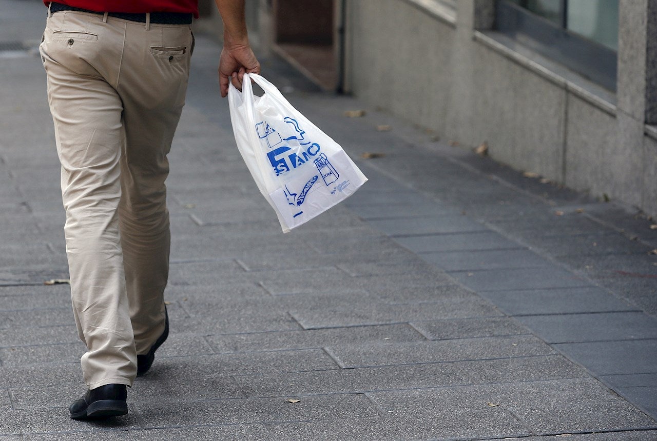 El Gobierno crea nuevos impuestos sobre los plásticos de un solo uso y los depósitos en vertederos El Gobierno crea nuevos impuestos sobre los plásticos de un solo uso y los depósitos en vertederos