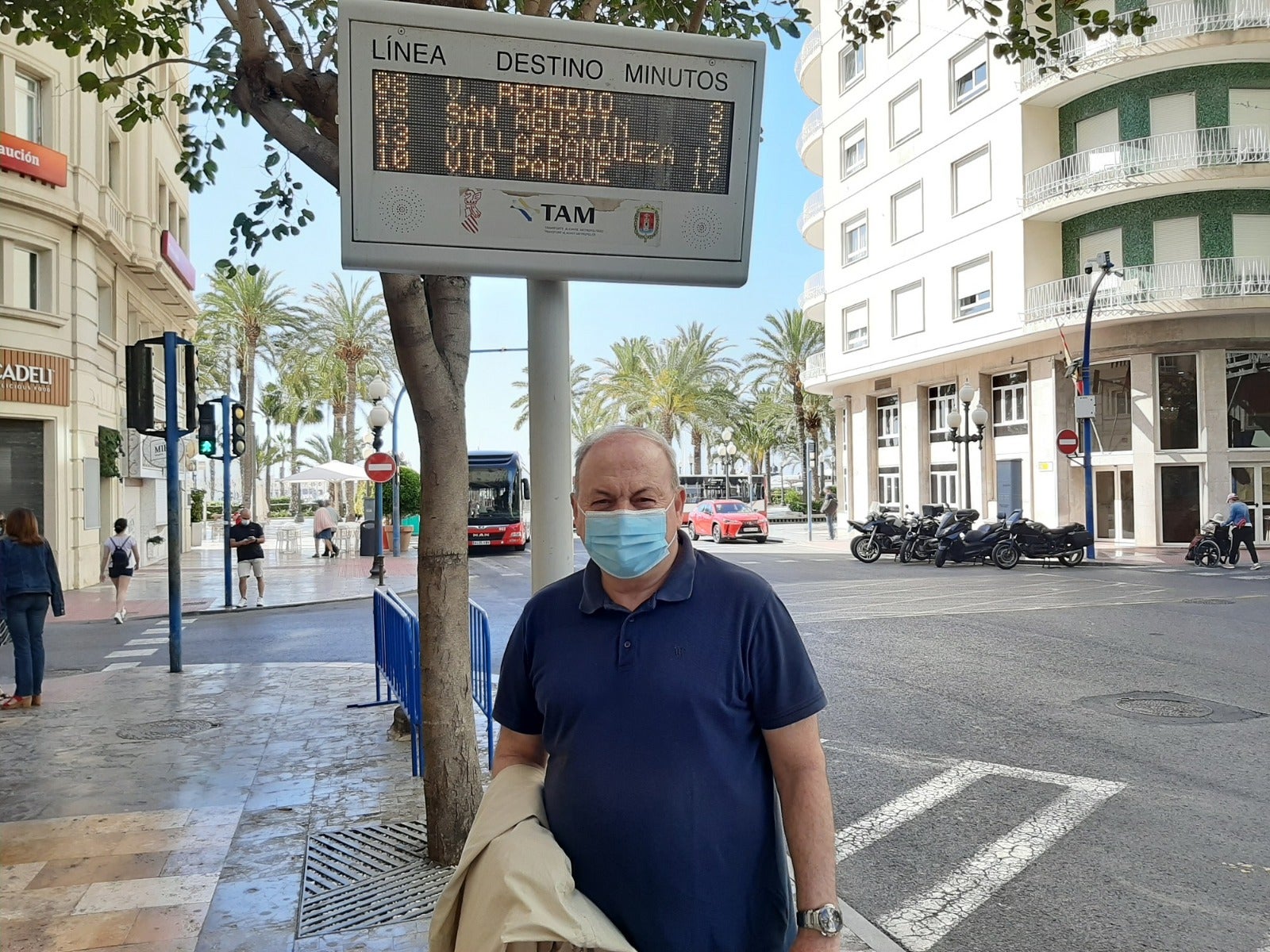 El PSOE propone que el bus sea gratuito para los menores de 16 años El PSOE propone que el bus sea gratuito para los menores de 16 años