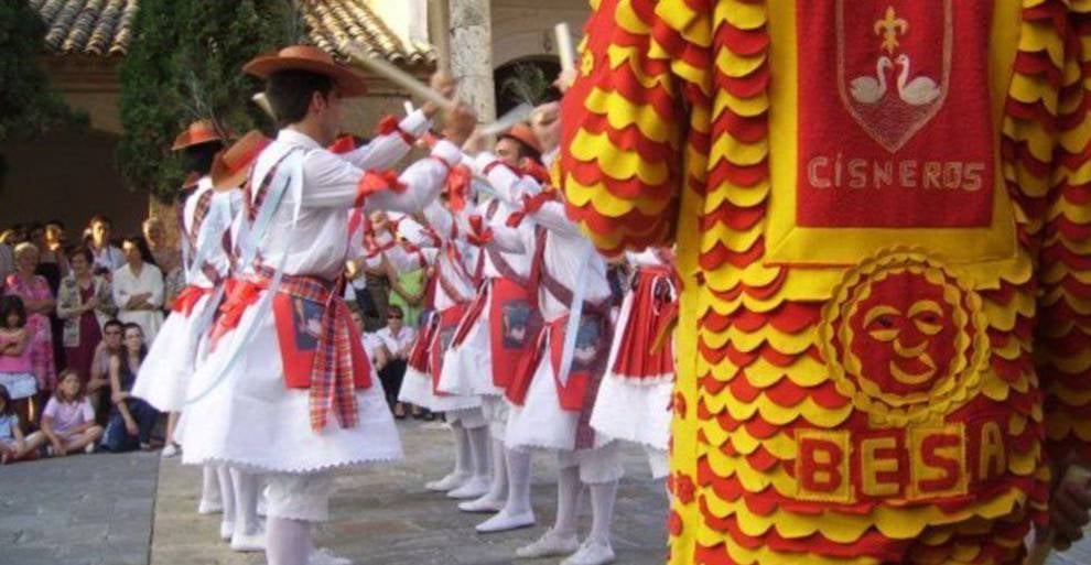Las mascaradas y chiborras de Becerril y Cisneros y los zamarrones de Velilla y Aguilar contarán con la declaración de BIC Las mascaradas y chiborras de Becerril y Cisneros y los zamarrones de Velilla y Aguilar contarán con la declaración de BIC