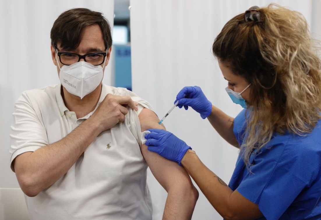 Castilla y León no quiere vacunar con Pfizer a los que ya tienen Astra Zeneca Castilla y León no quiere vacunar con Pfizer a los que ya tienen Astra Zeneca