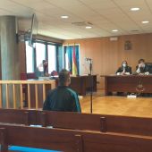 Acepta dos años de prisión por lanzar adoquines a la Policía durante un mitin de Vox en Vigo
