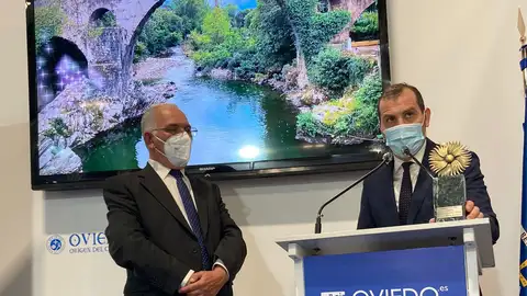 José Manuel González recoge el reconocimiento José Manuel González recoge el reconocimiento