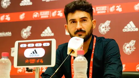 Guillermo Fernández Romo Guillermo Fernández Romo, nuevo entrenador del Racing de Santander