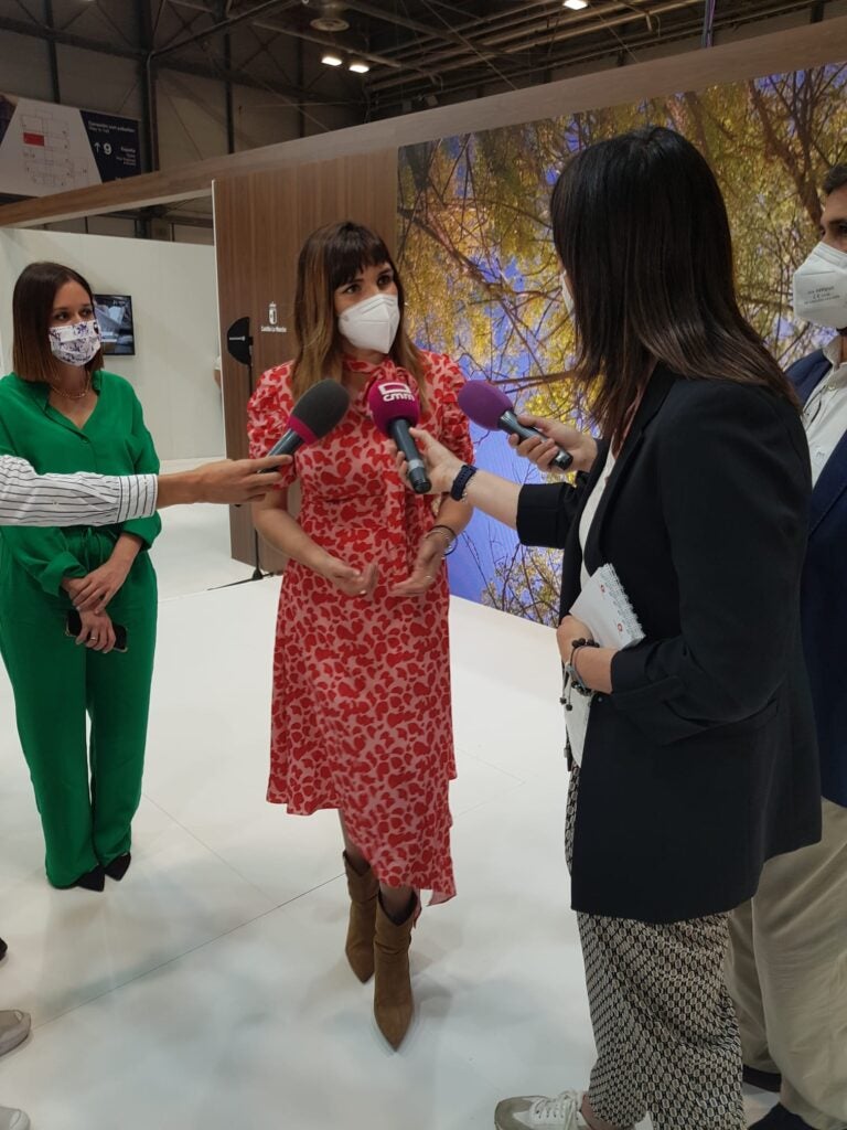 Rozalén , embajadora de Castilla La-Mancha en FitUR Rozalén , embajadora de Castilla La-Mancha en FitUR