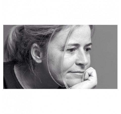 La historiadora y periodista polesa Alicia Vallina presenta "Hija del mar", la historia de una mujer que se hizo pasar por hombre para alistarse en la Armada La historiadora y periodista polesa Alicia Vallina presenta "Hija del mar", la historia de una mujer que se hizo pasar por hombre para alistarse en la Armada