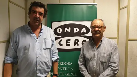 Emilio del Campo y Rafael Guerrero en los estudios de Onda Cero II Certamen de Relatos Cortos Dr. Rafael Guerrero Pabón