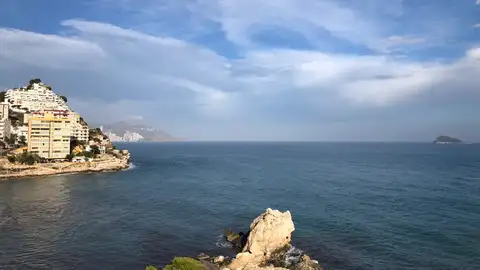 Cielos despejados en la Cala de Finestrat Finestrat