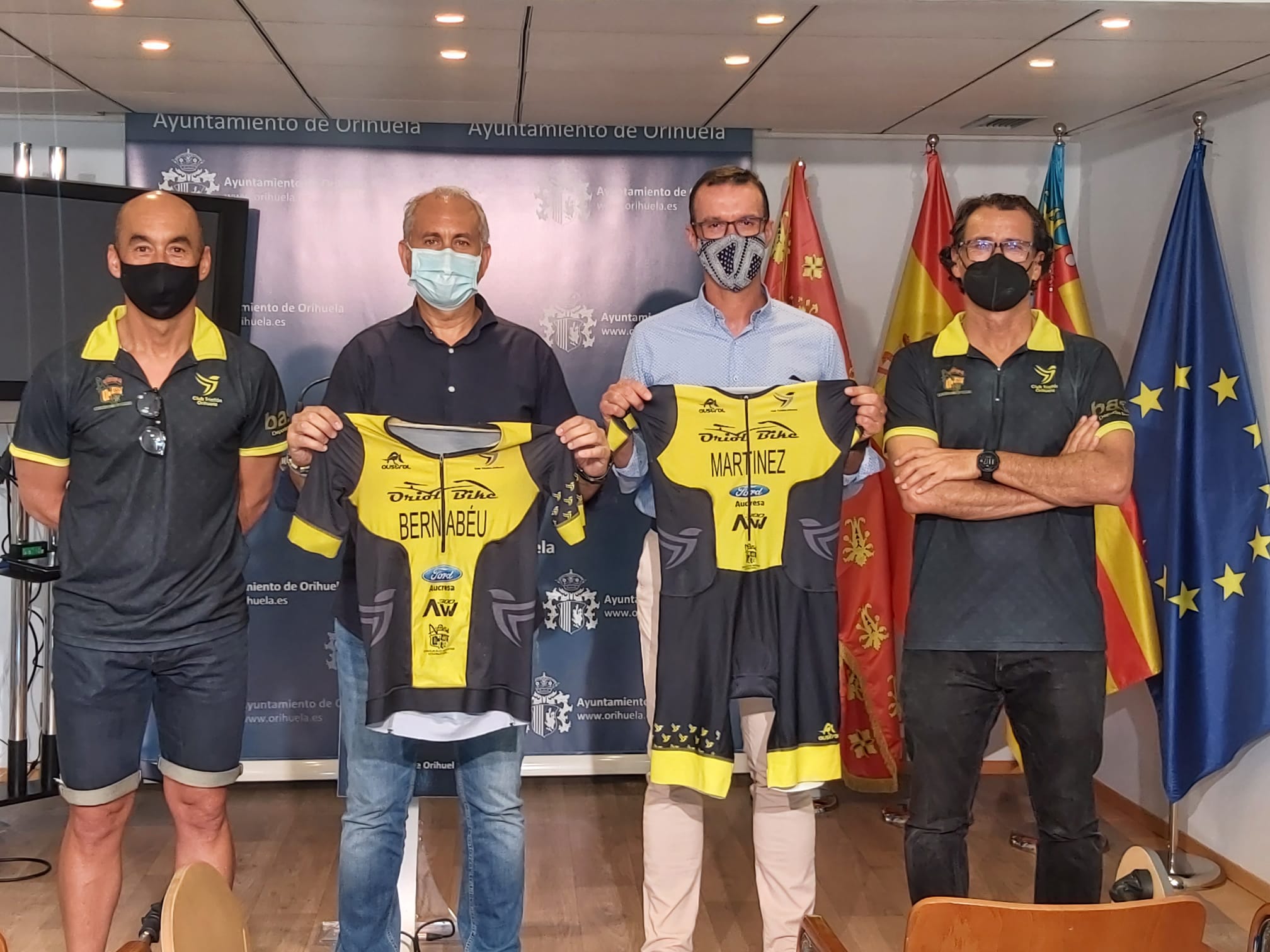 La prueba consiste, en nadar en mar abierto 3800 metros a contracorriente, tras eso recorrer en bicicleta 180 kilómetros y correr 42,2 kilómetros por el paseo marítimo de Platja d’Aro La prueba consiste, en nadar en mar abierto 3800 metros a contracorriente, tras eso recorrer en bicicleta 180 kilómetros y correr 42,2 kilómetros por el paseo marítimo de Platja d’Aro