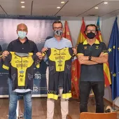 La prueba consiste, en nadar en mar abierto 3800 metros a contracorriente, tras eso recorrer en bicicleta 180 kilómetros y correr 42,2 kilómetros por el paseo marítimo de Platja d’Aro La prueba consiste, en nadar en mar abierto 3800 metros a contracorriente, tras eso recorrer en bicicleta 180 kilómetros y correr 42,2 kilómetros por el paseo marítimo de Platja d’Aro