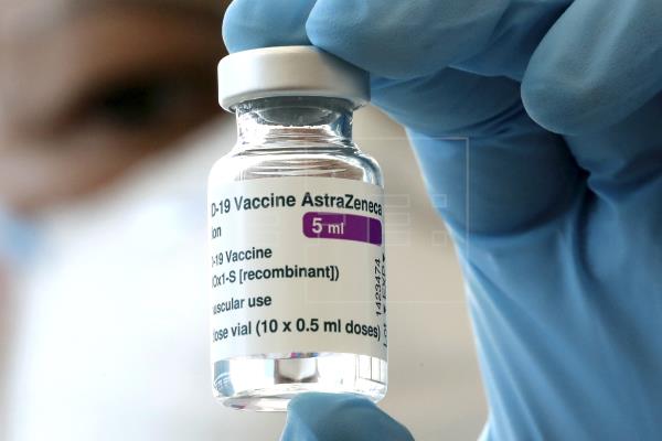 AstraZeneca o Pfizer: La segunda dosis en manos del Comité de Bioética. AstraZeneca o Pfizer: La segunda dosis en manos del Comité de Bioética.