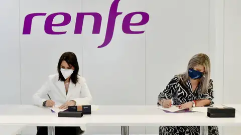 La directora de Renfe Viajeros, Sonia Araujo, y la concejala de Turismo y Playas, Mari Carmen Sánchez La directora de Renfe Viajeros, Sonia Araujo, y la concejala de Turismo y Playas, Mari Carmen Sánchez