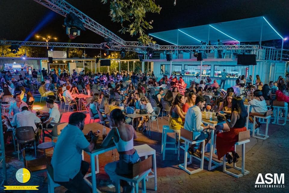 Las terrazas de verano de La Peraleda abren este fin de semana Las terrazas de verano de La Peraleda abren este fin de semana