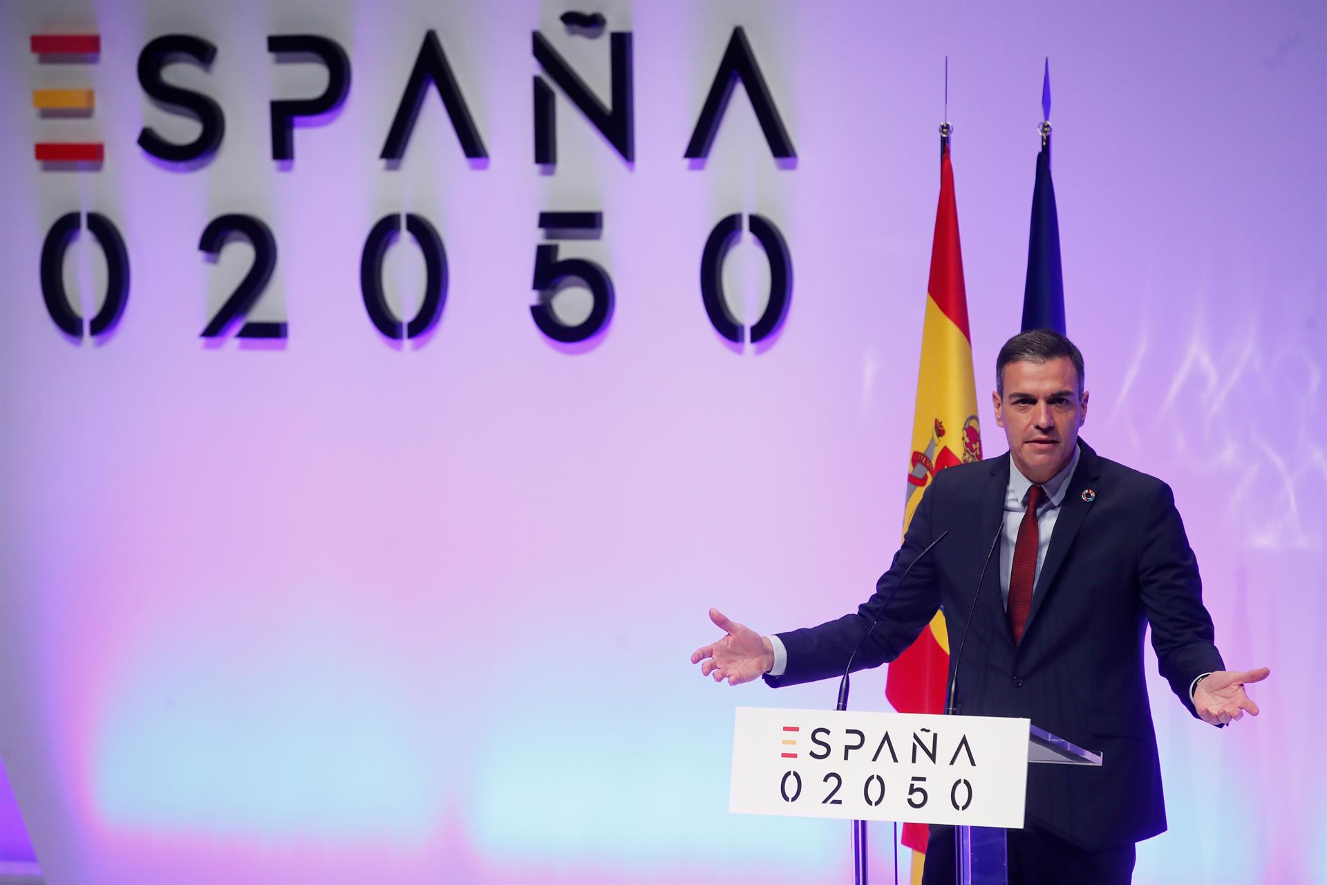 Persona física y un señor de Murcia: Pedro Sánchez viaja al futuro Persona física y un señor de Murcia: Pedro Sánchez viaja al futuro