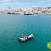  La limpieza del fondo marino de Sant Antoni concluye con la retirada de 80 toneladas de fondeos ilegales
