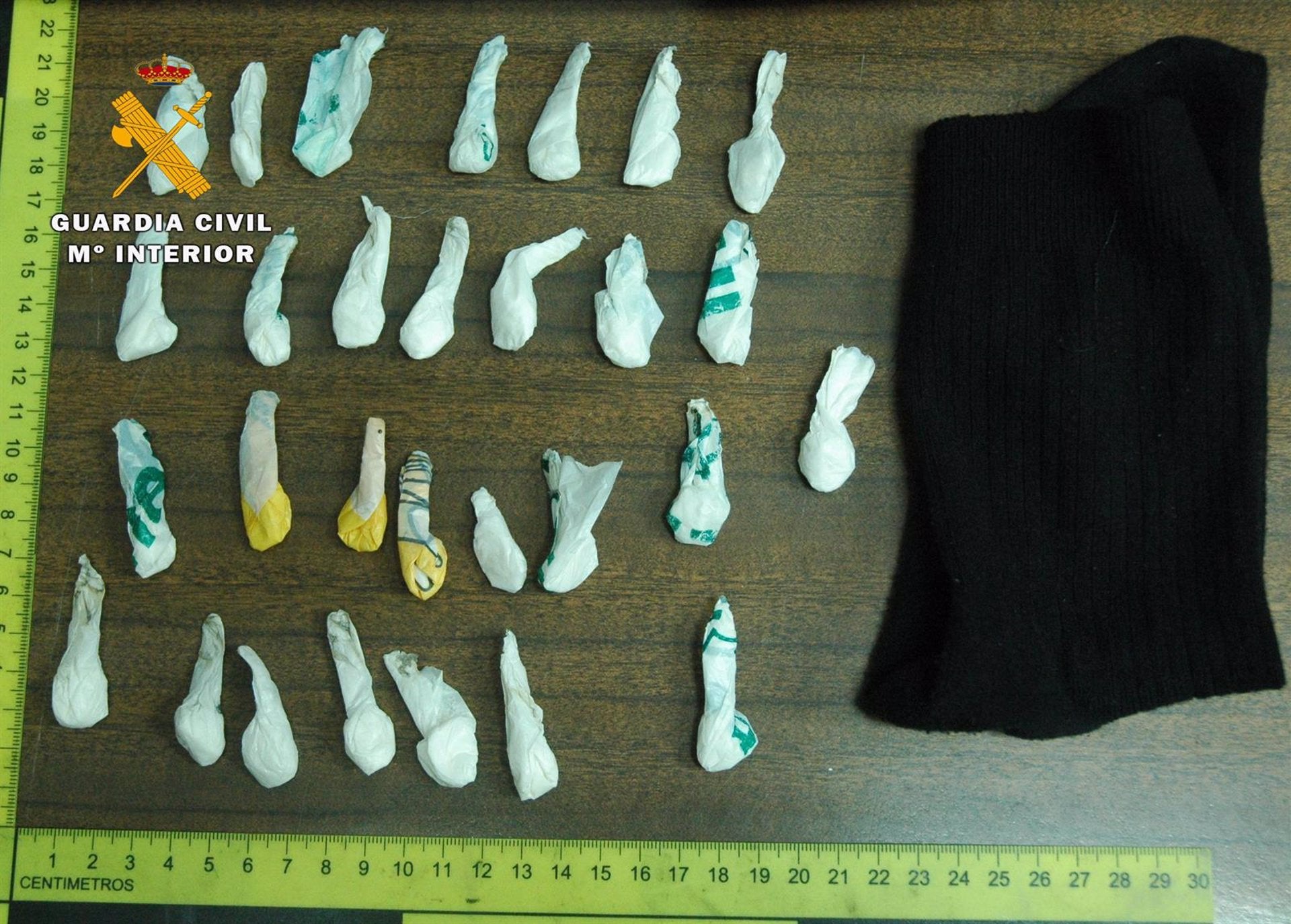 Detenido en Carmona por vender cocaína y hachís cerca de una zona de ocio infantil Detenido en Carmona por vender cocaína y hachís cerca de una zona de ocio infantil