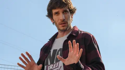 El actor Quim Gutiérrez, caracterizado como Javier en la segunda temporada de la serie 'El vecino' El actor Quim Gutiérrez, caracterizado como Javier en la segunda temporada de la serie 'El vecino'