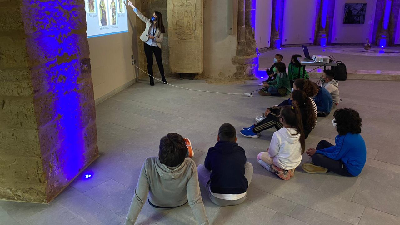 San Pedro Cultural brings sacred art to the children of the CRA Campos de Castilla school