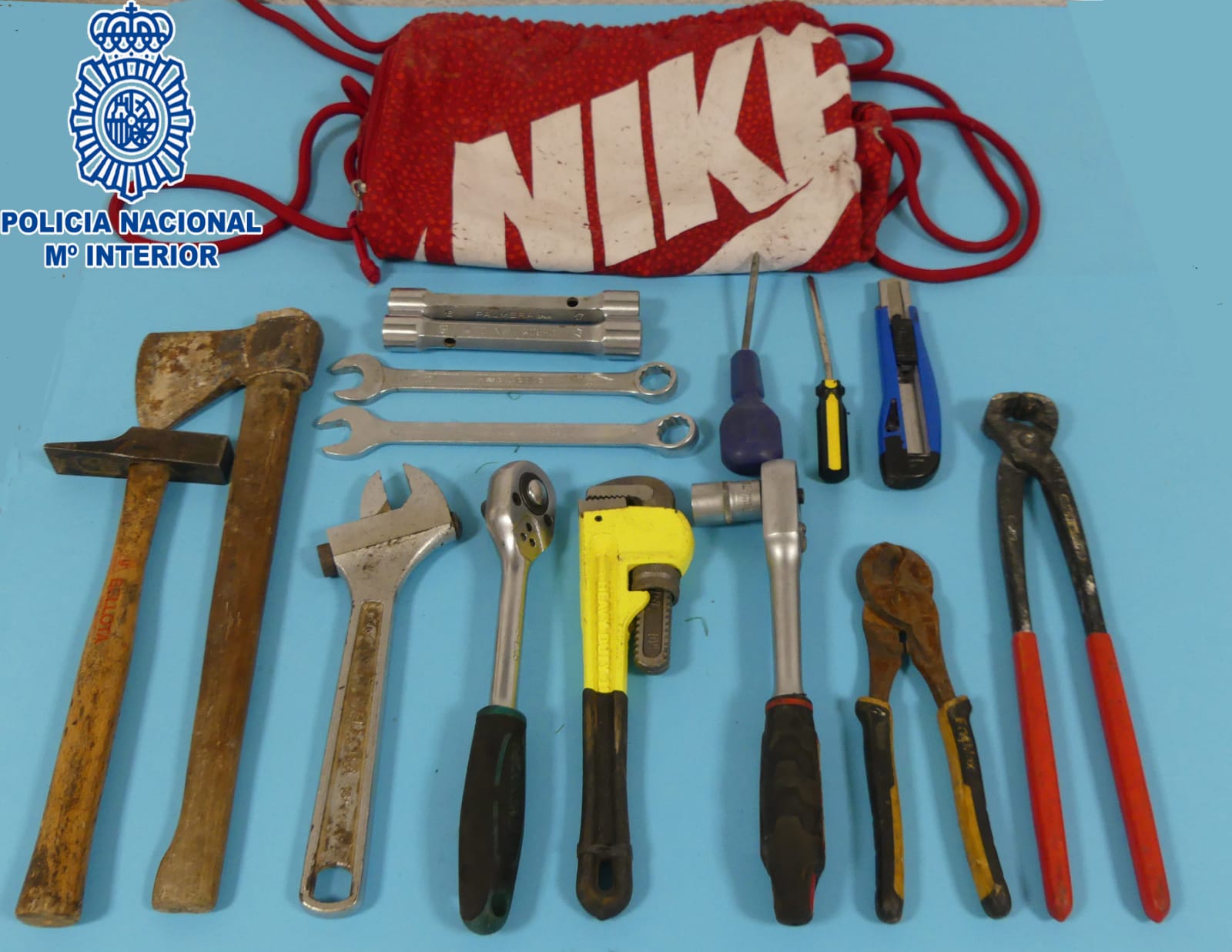 Detenidos tres menores por robar cobre en una nave Detenidos tres menores por robar cobre en una nave