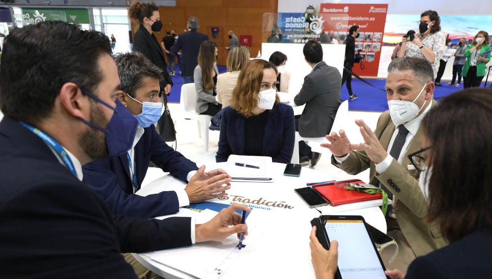 Mancebo y Mazón con responsables de AENA 