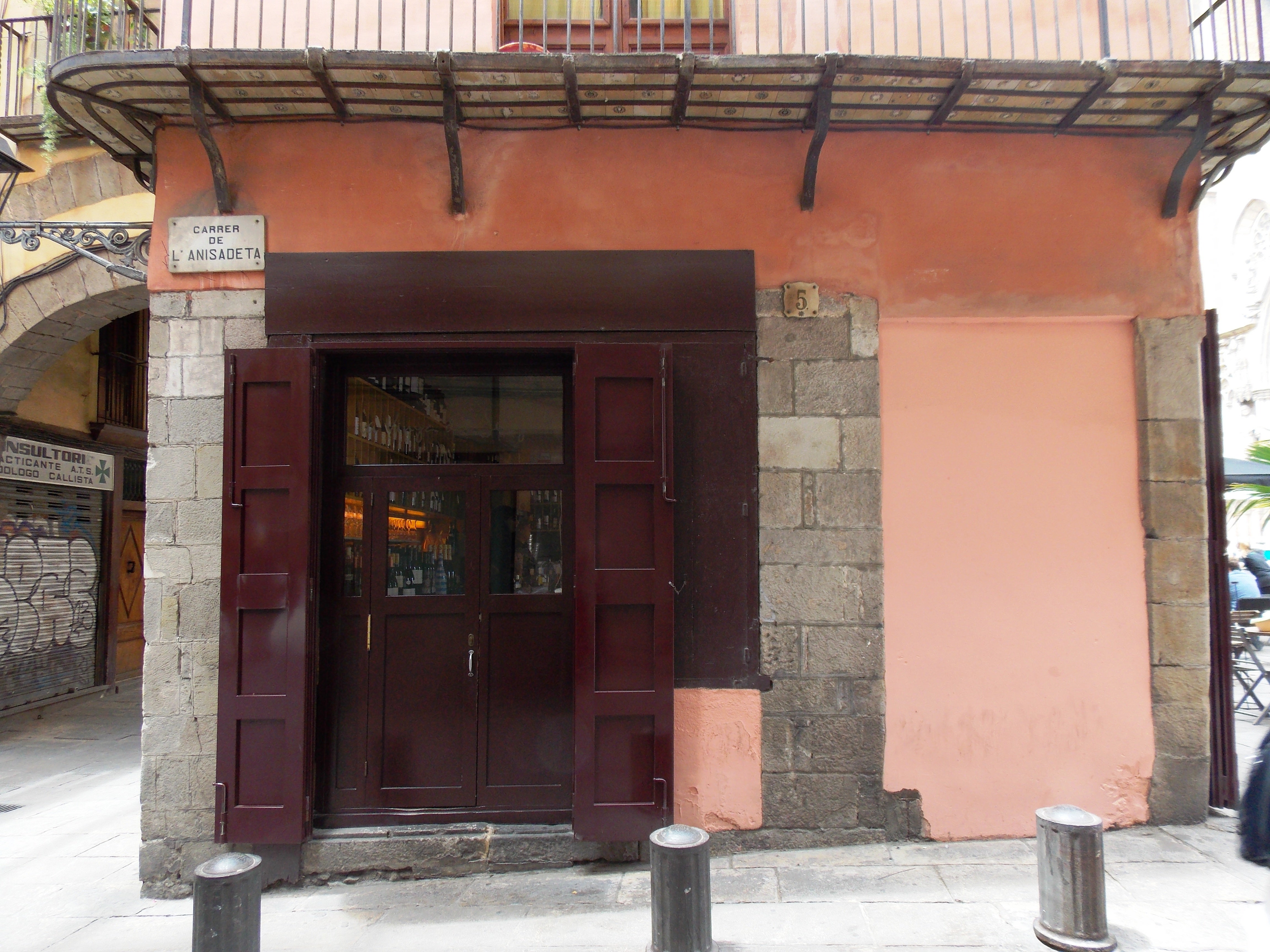 El carrer més curt de Barcelona no fa ni 5 metres El carrer més curt de Barcelona no fa ni 5 metres