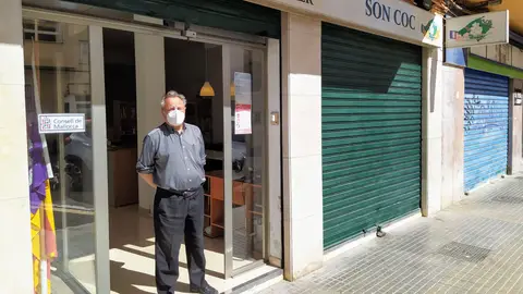Pep Gomila, presidente de la asociación de vecinos y gent gran de Sant Josep Obrer - Son Coc, en el barrio de Pere Garau de Palma Pep Gomila, presidente de la asociación de vecinos y gent gran de Sant Josep Obrer - Son Coc, en el barrio de Pere Garau de Palma