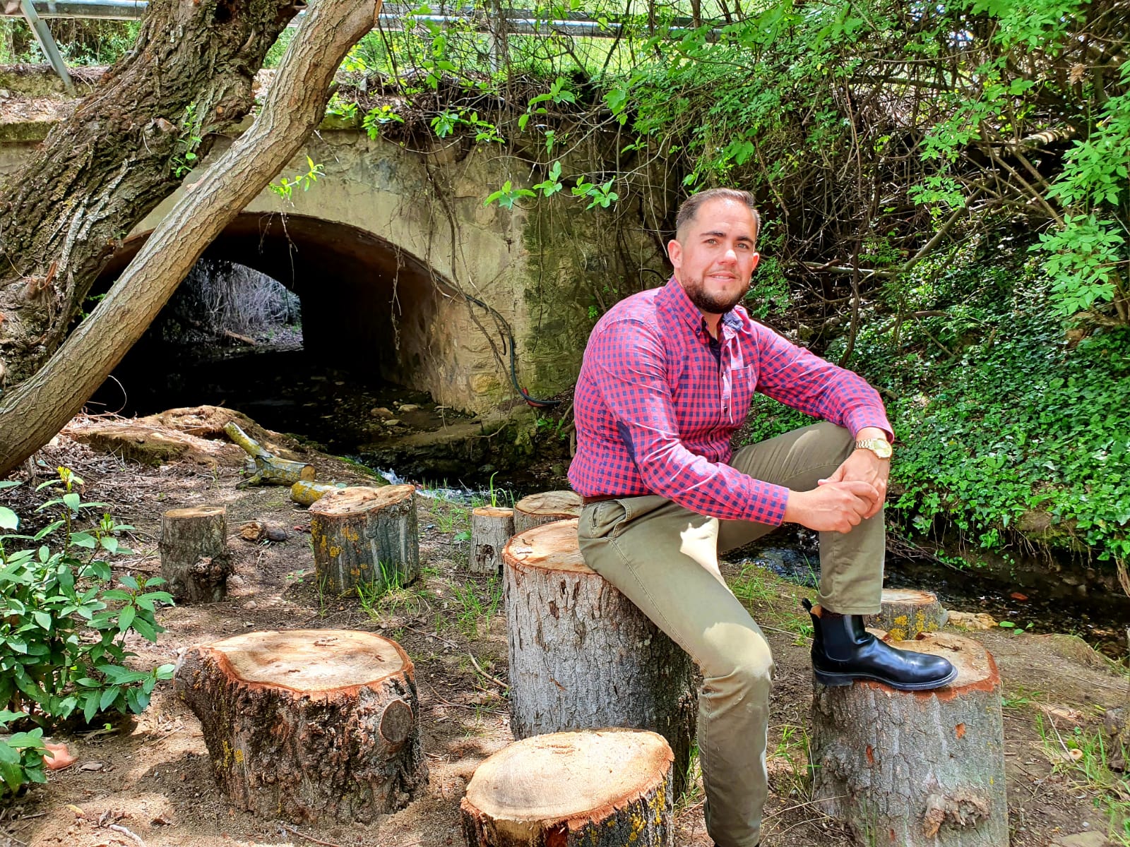 Entrevistamos al alcalde de uno de los lugares con mejor paisaje. Entrevistamos al alcalde de uno de los lugares con mejor paisaje.