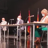 El secretario autonómico para la Unión Europea y Relaciones Externas, Joan Calabuig, trata con la colonia británica sanfulgentina las posibles consecuencias en sus condiciones de residencia El secretario autonómico para la Unión Europea y Relaciones Externas, Joan Calabuig, trata con la colonia británica sanfulgentina las posibles consecuencias en sus condiciones de residencia