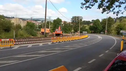A Xunta inicia as obras de mellora de seguridade no entorno do Tanatorio de Ourense A intervención inclúe unha nova glorieta para o acceso á rúa Canizo e a mellora do acceso ao tanatorio, con carril central de espera para favorecer os xiros á esquerda