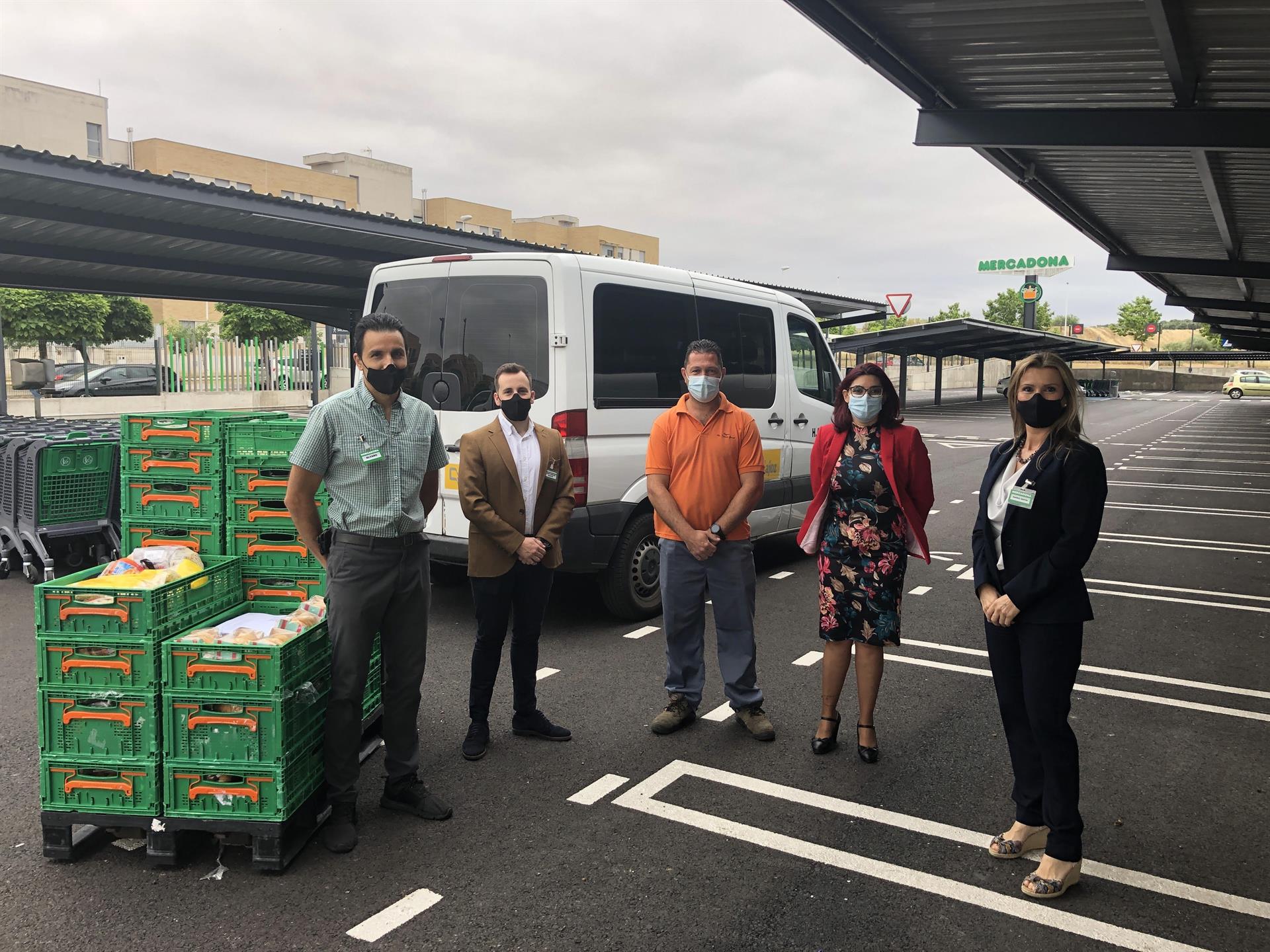 Mercadona dona alimentos a la Residencia Santa Teresa de Jornet Mercadona dona alimentos a la Residencia Santa Teresa de Jornet