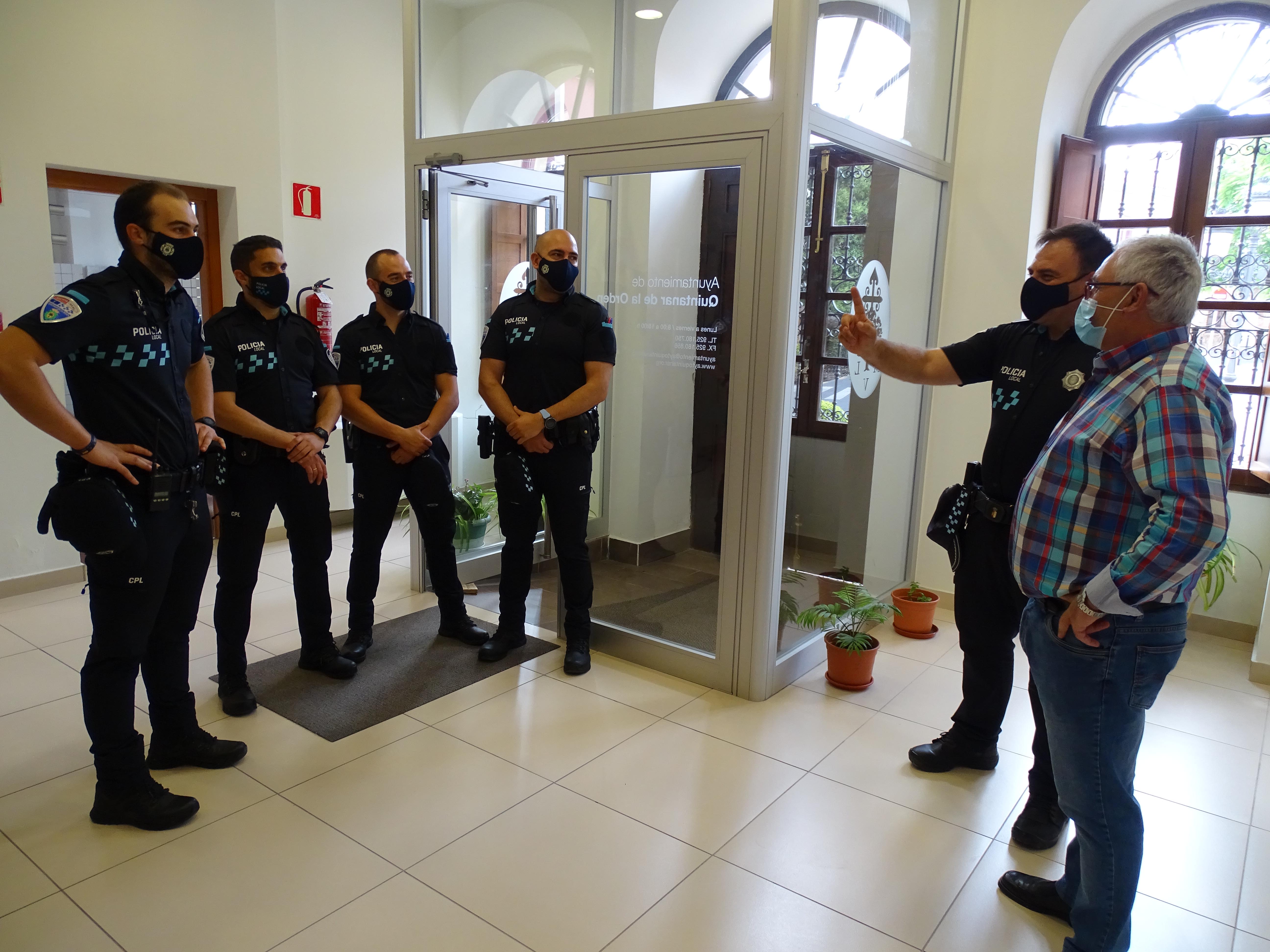 Quintanar incorpora a los cuatro nuevos Policías Quintanar incorpora a los cuatro nuevos Policías