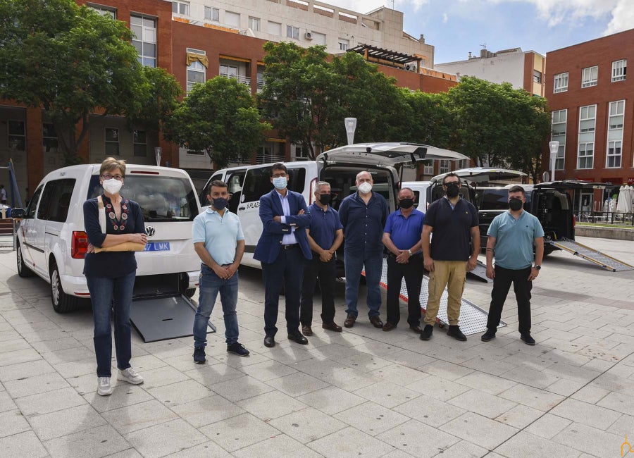 La provincia de Ciudad Real cuenta con 5 nuevos taxis adaptados con ayuda de la Diputación La provincia de Ciudad Real cuenta con 5 nuevos taxis adaptados con ayuda de la Diputación
