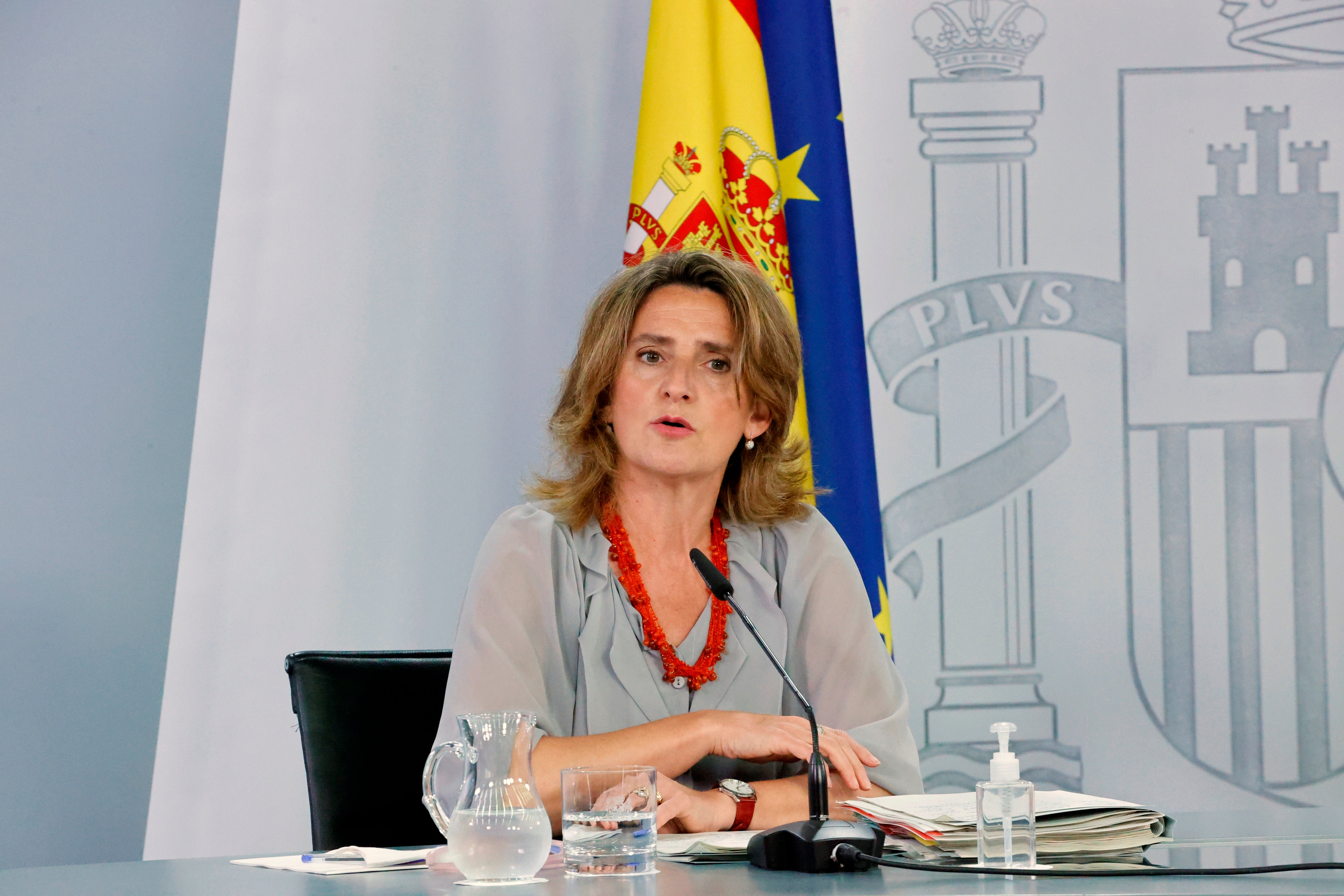 Teresa Ribera, sobre la nueva factura de la luz: "No queremos responsabilizar a nadie de lo que paga, pero con pequeños gestos se puede ahorrar" Teresa Ribera, sobre la nueva factura de la luz: "No queremos responsabilizar a nadie de lo que paga, pero con pequeños gestos se puede ahorrar"