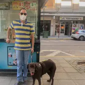 David García Valero con su perra Valenti David García Valero con su perra Valenti