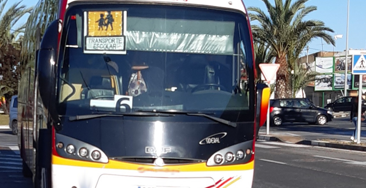La Policía Local de Elche inmoviliza un autobús escolar que constaba dado de baja desde marzo de 2020 La Policía Local de Elche inmoviliza un autobús escolar que constaba dado de baja desde marzo de 2020