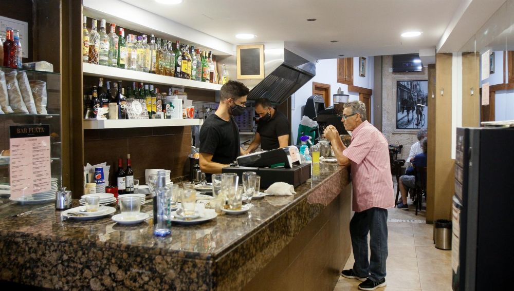 El TSJ atiende a la hostelería y permite la apertura del ocio nocturno, el consumo en barra y extiende el cierre a las 02:00h El TSJ atiende a la hostelería y permite la apertura del ocio nocturno, el consumo en barra y extiende el cierre a las 02:00h