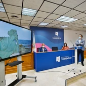 El alcalde ha destacado que con esta nueva imagen se ha intentado “entrar en el corazón de Torrevieja”, moderna, contemporánea y emprendedora El alcalde ha destacado que con esta nueva imagen se ha intentado “entrar en el corazón de Torrevieja”, moderna, contemporánea y emprendedora