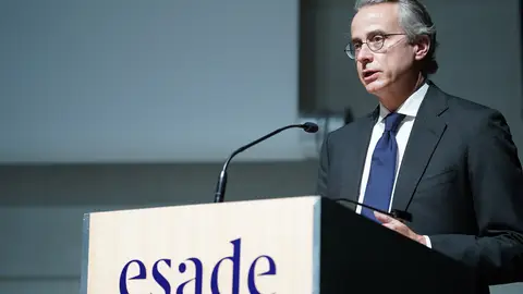 Intervenció de Javier Faus aquest migdia en la reunió econòmica a favor de l’ampliació del Prat. ESADE. Intervenció de Javier Faus aquest migdia en la reunió econòmica a favor de l’ampliació del Prat. ESADE.