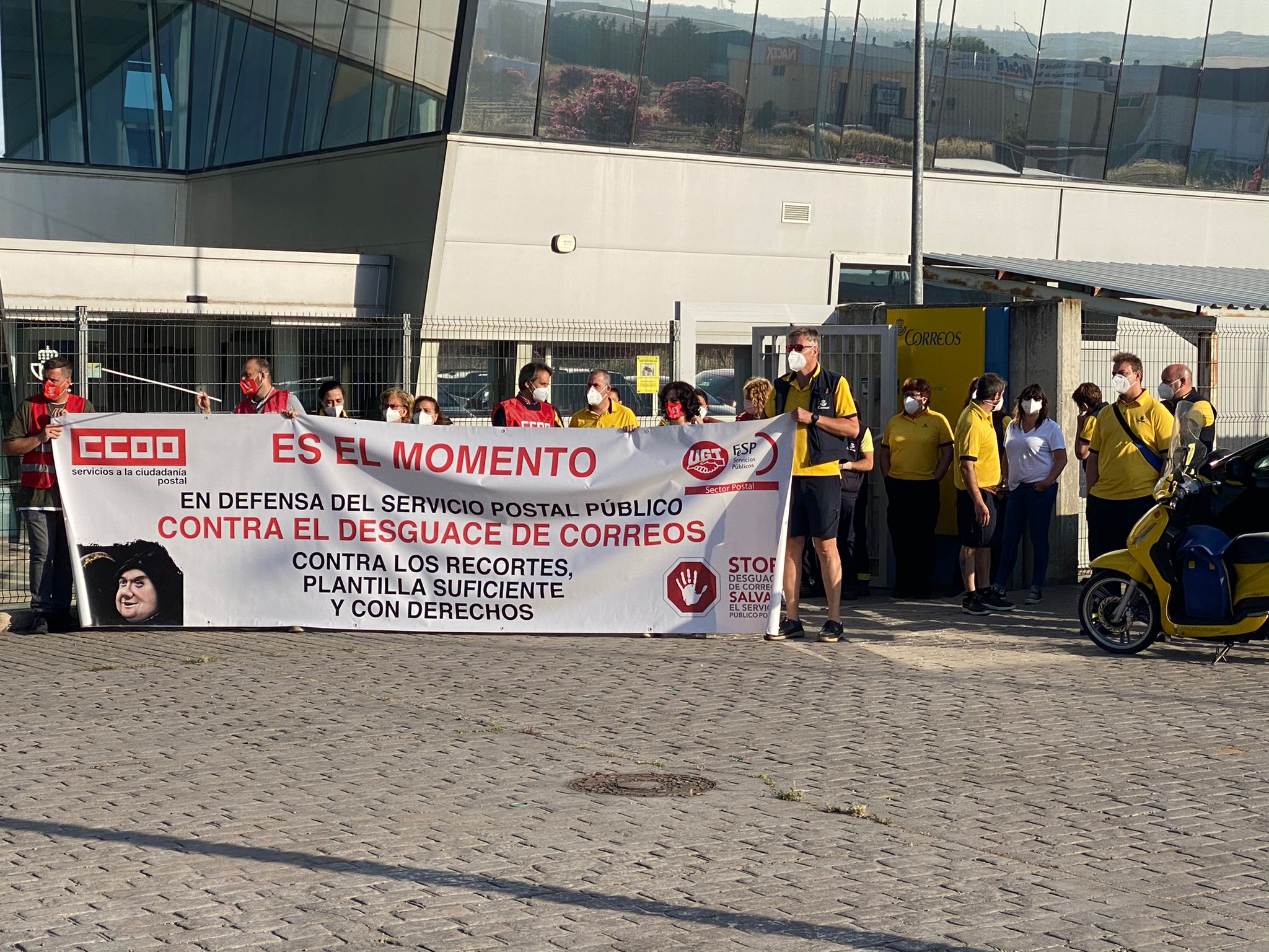 Correos se concentra hoy en Mérida en contra de la política de la dirección Correos se concentra hoy en Mérida en contra de la política de la dirección