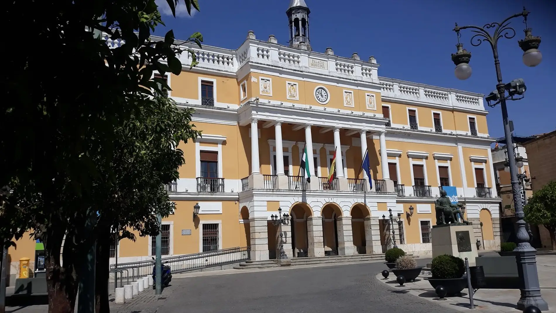 CCOO critica que el Ayuntamiento de Badajoz despedirá a 229 trabajadores a los que no se les renovará el contrato