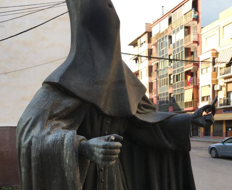 La emblemática imagen del “Nazareno de Orihuela” se ha visto agredida por el gamberrismo La emblemática imagen del “Nazareno de Orihuela” se ha visto agredida por el gamberrismo