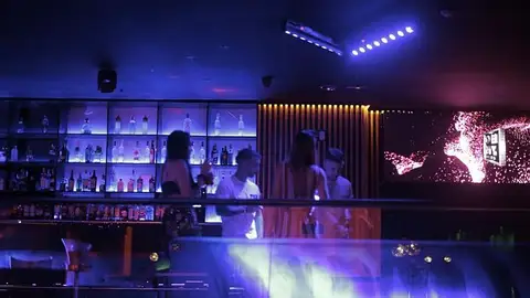 Salud permite la apertura del ocio nocturno pero sin baile y con los clientes sentados Salud permite la apertura del ocio nocturno pero sin baile y con los clientes sentados