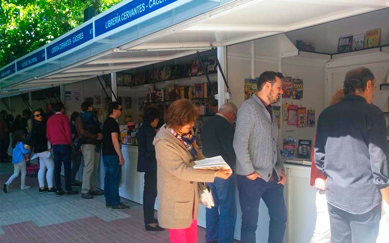 El Paseo de Cánovas se convierte un año más en el epicentro de la literatura en la ciudad con la XXI Feria del Libro El Paseo de Cánovas se convierte un año más en el epicentro de la literatura en la ciudad con la XXI Feria del Libro