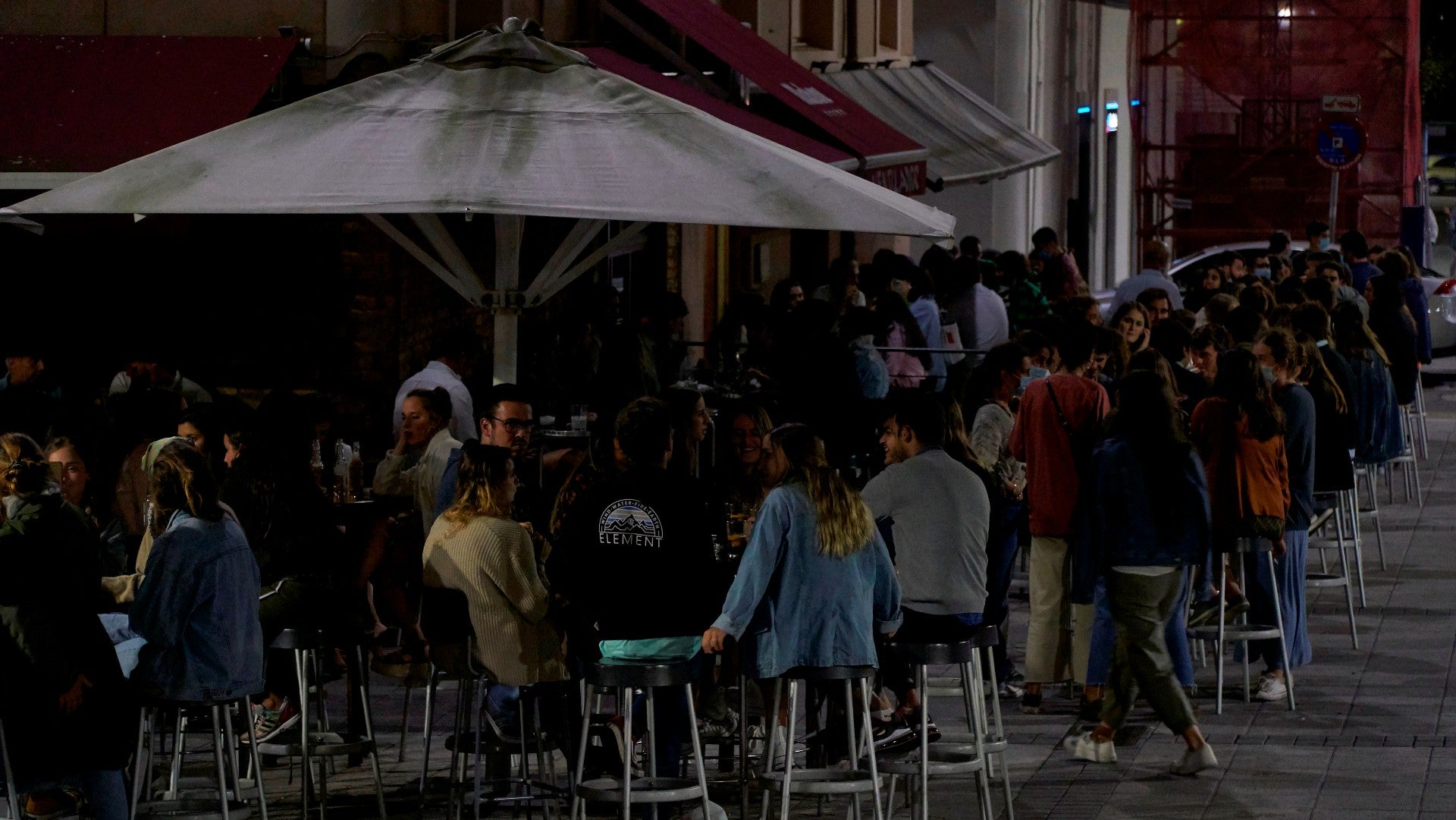 Cantabria dejará de aplicar el horario de cierre de la hostelería y el ocio nocturno Cantabria dejará de aplicar el horario de cierre de la hostelería y el ocio nocturno