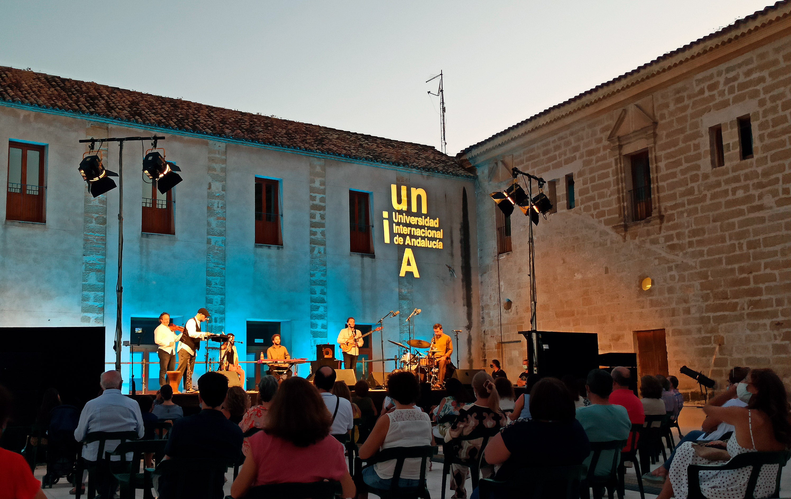Juan Eslava, Elvira Lindo y Arantxa González Laya, en los Cursos de Verano de la UNIA Juan Eslava, Elvira Lindo y Arantxa González Laya, en los Cursos de Verano de la UNIA