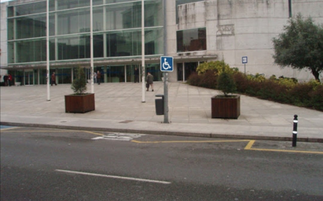 Cribado en todo el edificio de la Xunta en Lugo tras detectarse un brote Cribado en todo el edificio de la Xunta en Lugo tras detectarse un brote