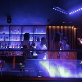 Salud permite la apertura del ocio nocturno pero sin baile y con los clientes sentados Salud permite la apertura del ocio nocturno pero sin baile y con los clientes sentados