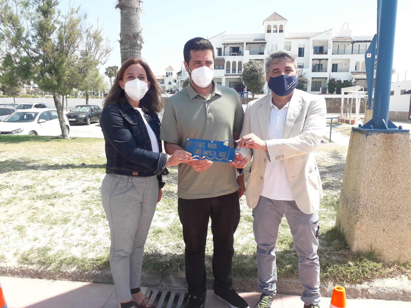 Chiclana y AEOPAS lanzan una campaña para concienciar sobre los pequeños residuos Chiclana y AEOPAS lanzan una campaña para concienciar sobre los pequeños residuos