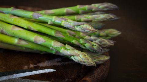 Una receta de esp&aacute;rragos gratinados "se cuela" en el BOE de B&eacute;lgica
